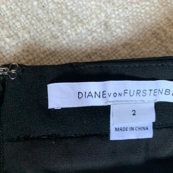 DianeVon Furstenberg pencil skirt size 2 - Picture 3 of 10